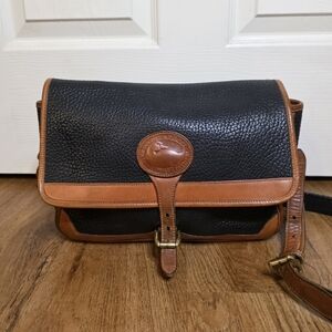 Vintage Dooney & Bourke Black & Tan AWL Pebbled Leather Crossbody Purse